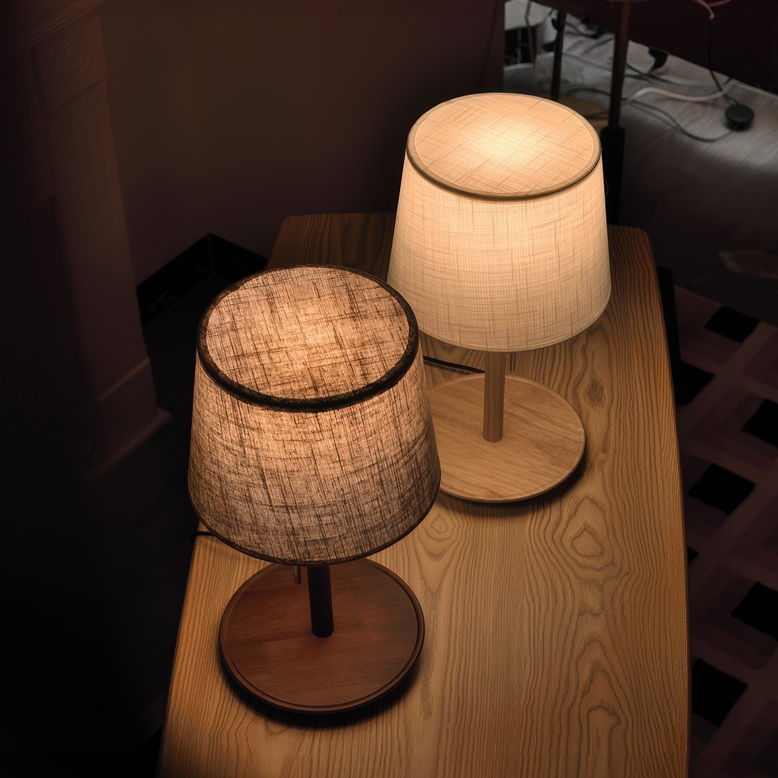 Lampe Gentle Glow | Lampe nordique en noyer 5
